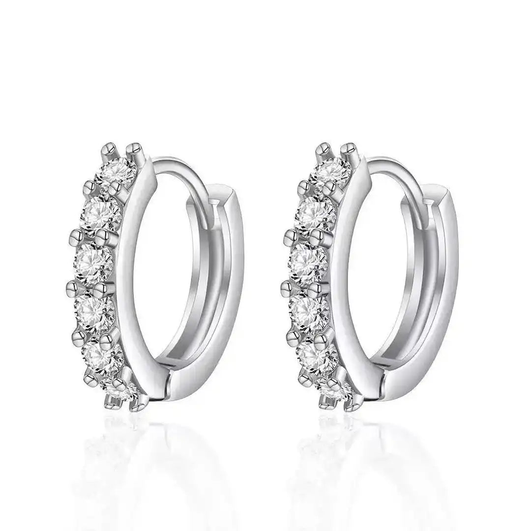 Pendientes mini aro dorados atemporales – imagen 2