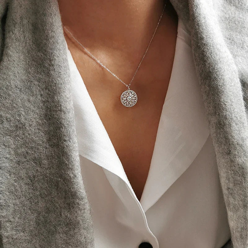 Collar de girasol con circonitas – imagen 3