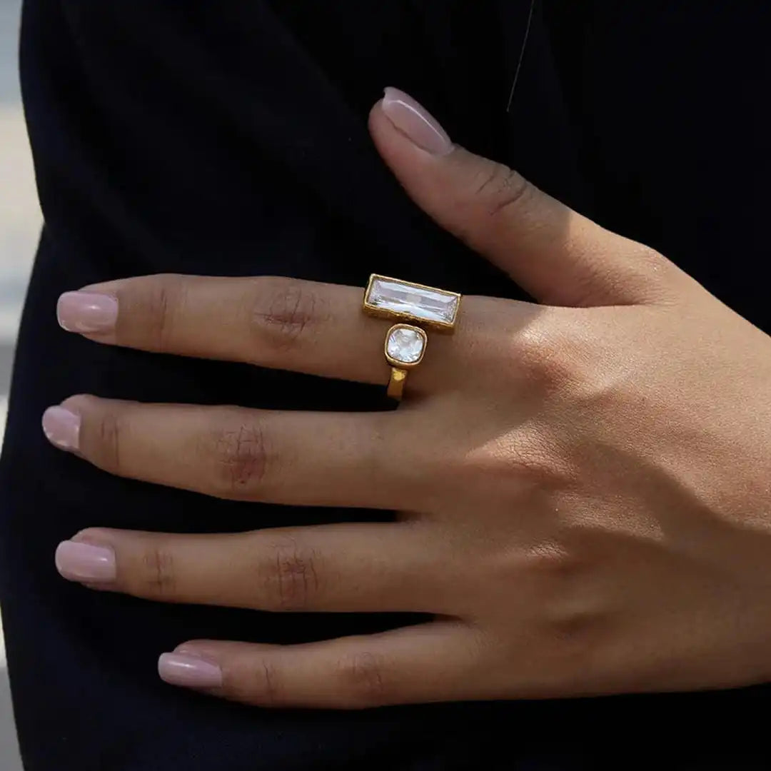Anillo abierto geométrico de doble baguette – imagen 2