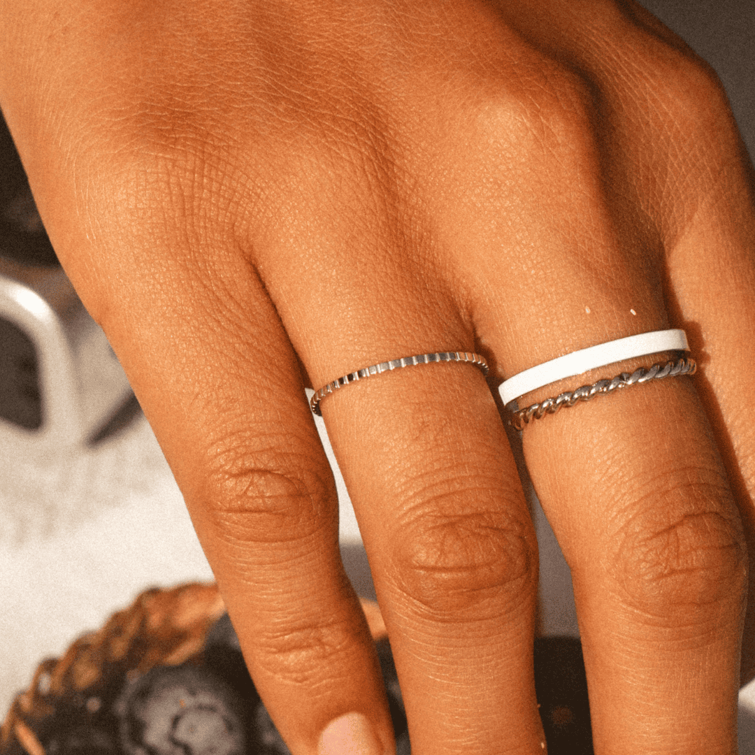 Anillo fino apilable Luna – imagen 4