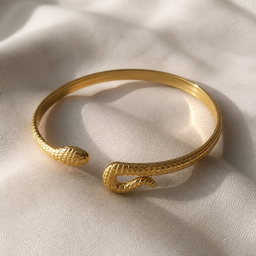 Brazalete abierto en forma de serpiente