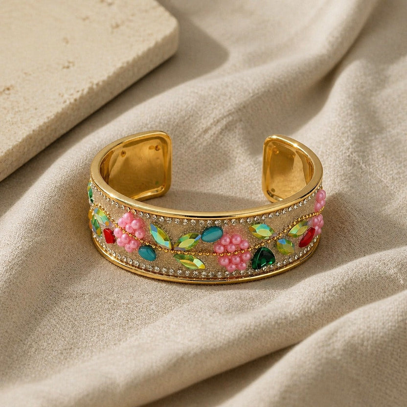 Pulsera de manguito floral sofisticada