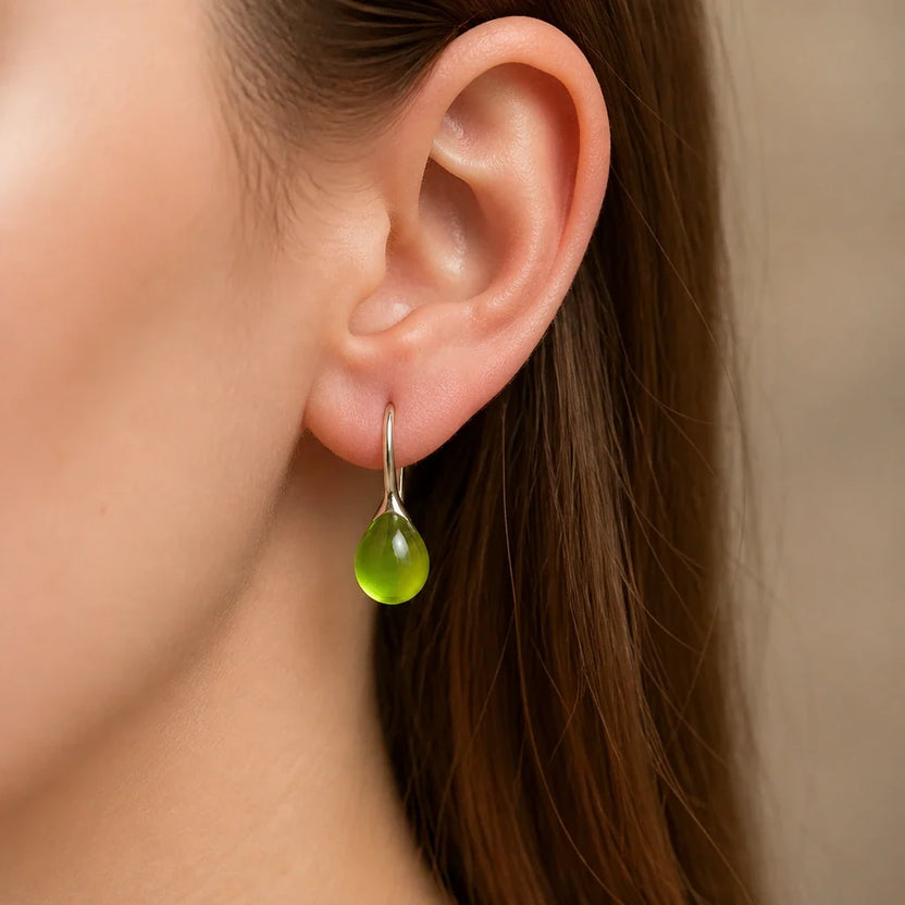 Pendientes largos verdes atemporales