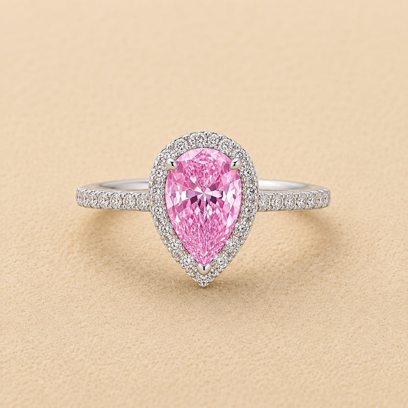 Anillo de circonita con halo atemporal