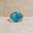 Anillo opulento de turquesa ovalada