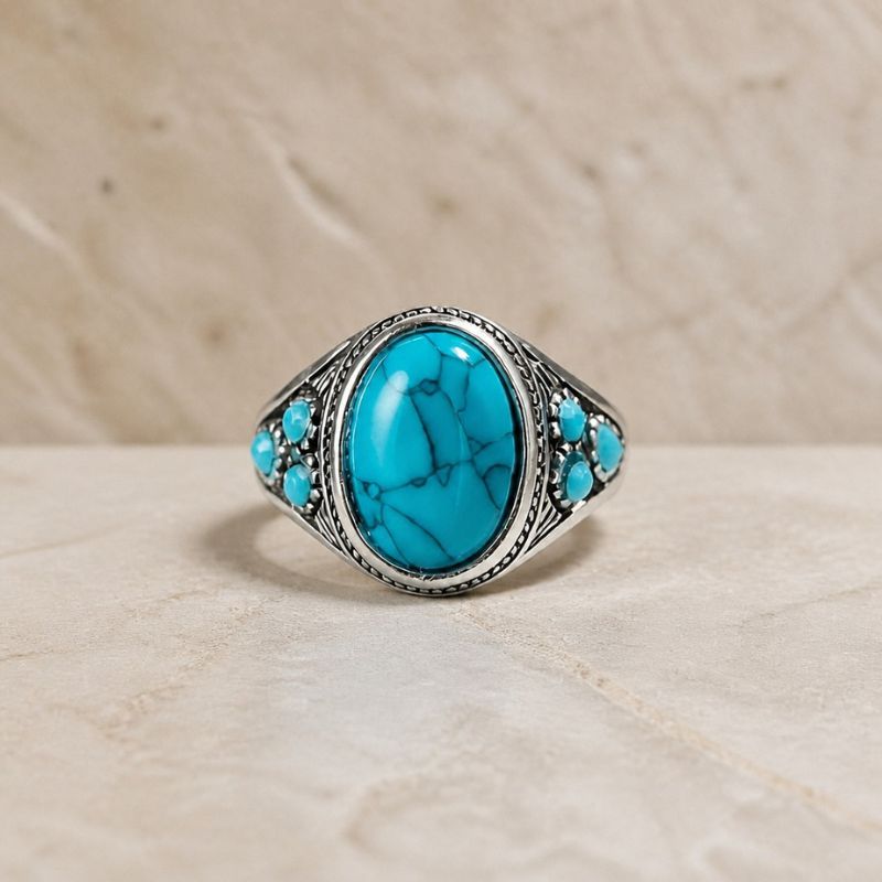Anillo opulento de turquesa ovalada