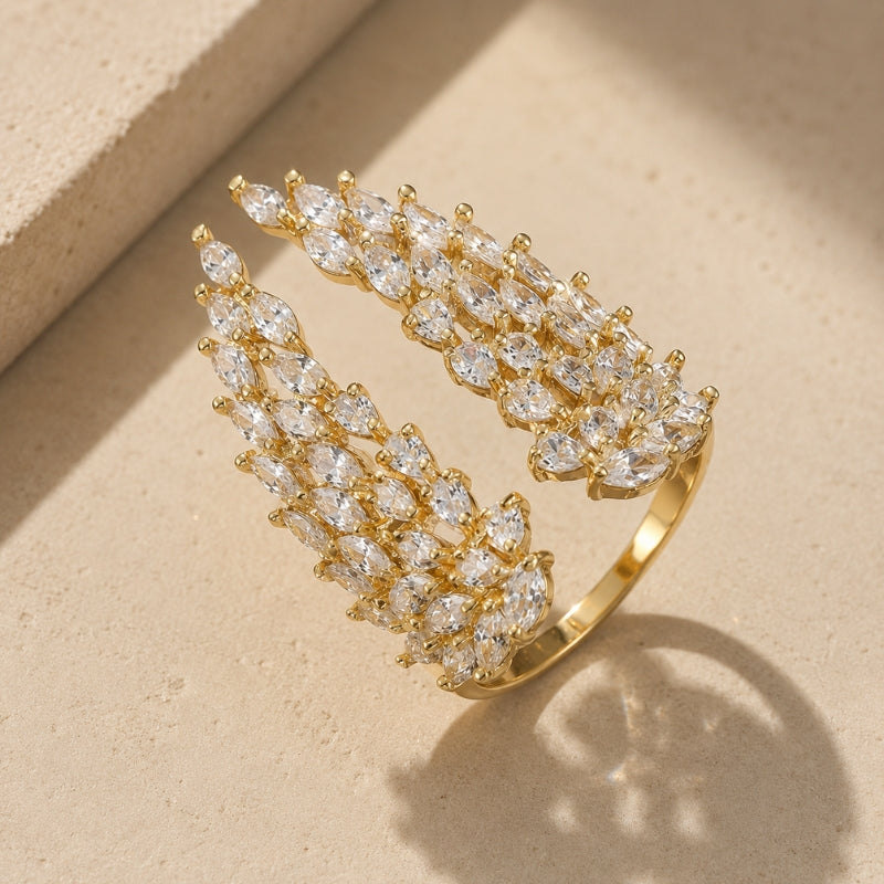 Anillo alas atemporal de circonita