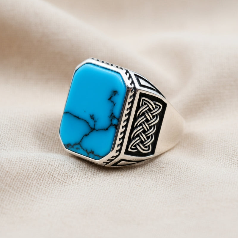 Anillo cuadrado etéreo de turquesa