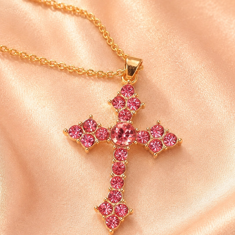 Collar elegante con colgante de cruz