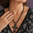 Collar de cuentas negras brillante