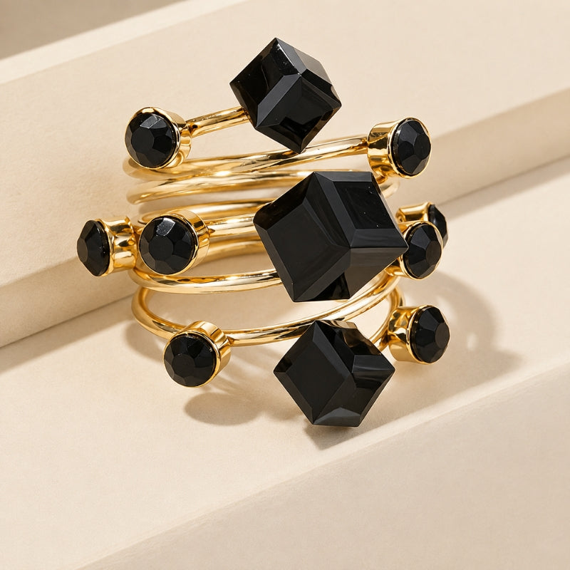 Anillo geométrico de lujo