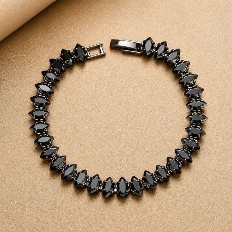 Pulsera gótica con piedra negra