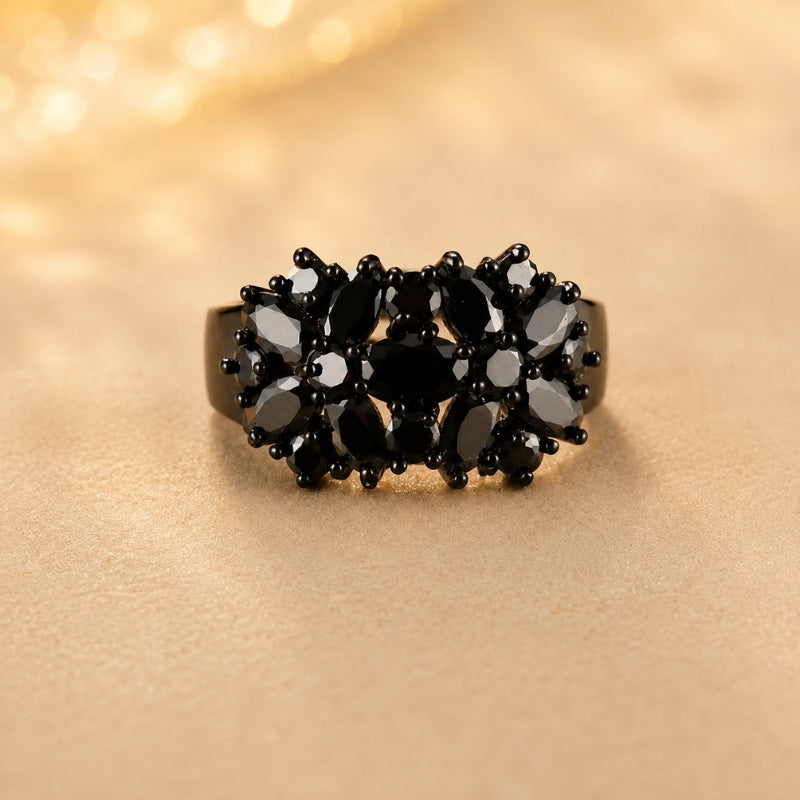 Anillo etéreo de circonita negra
