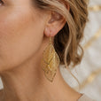 Pendientes Luxe de hoja hueca – imagen 2