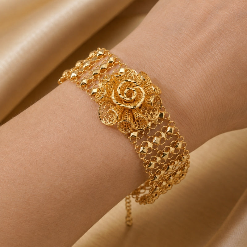 Pulsera lujosa con flor de rosa