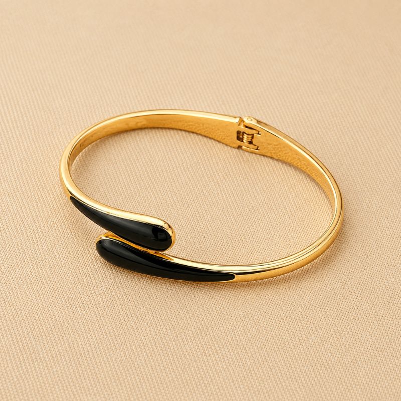 Brazalete sofisticado de esmalte en gota
