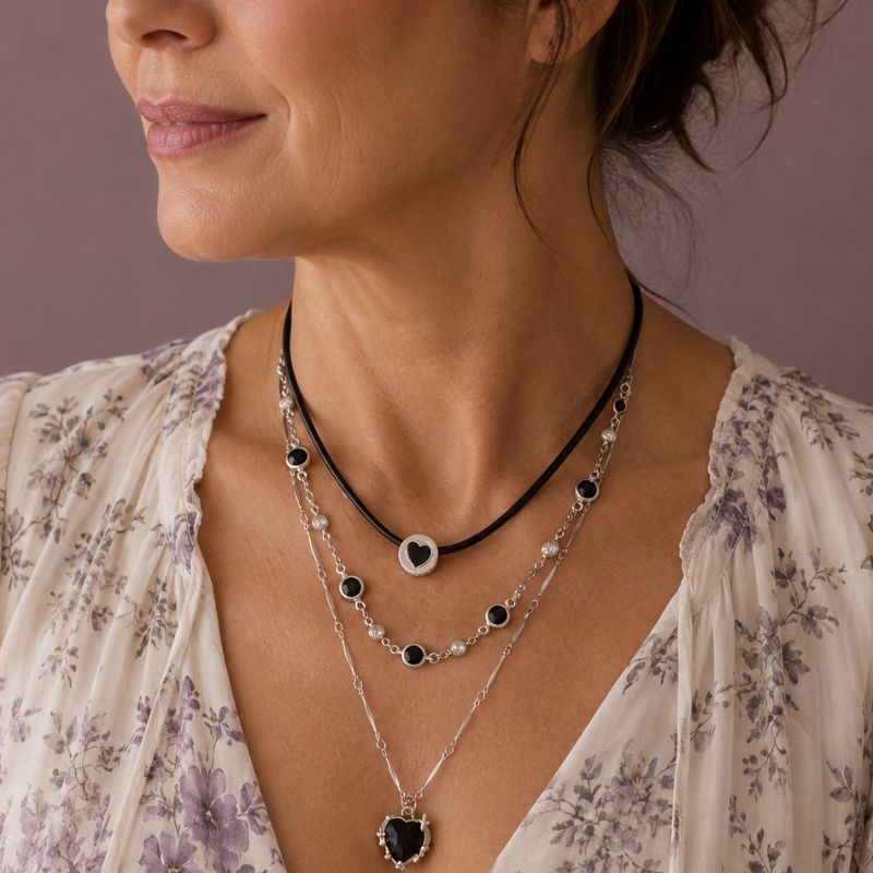 Collar corazón radiante en capas