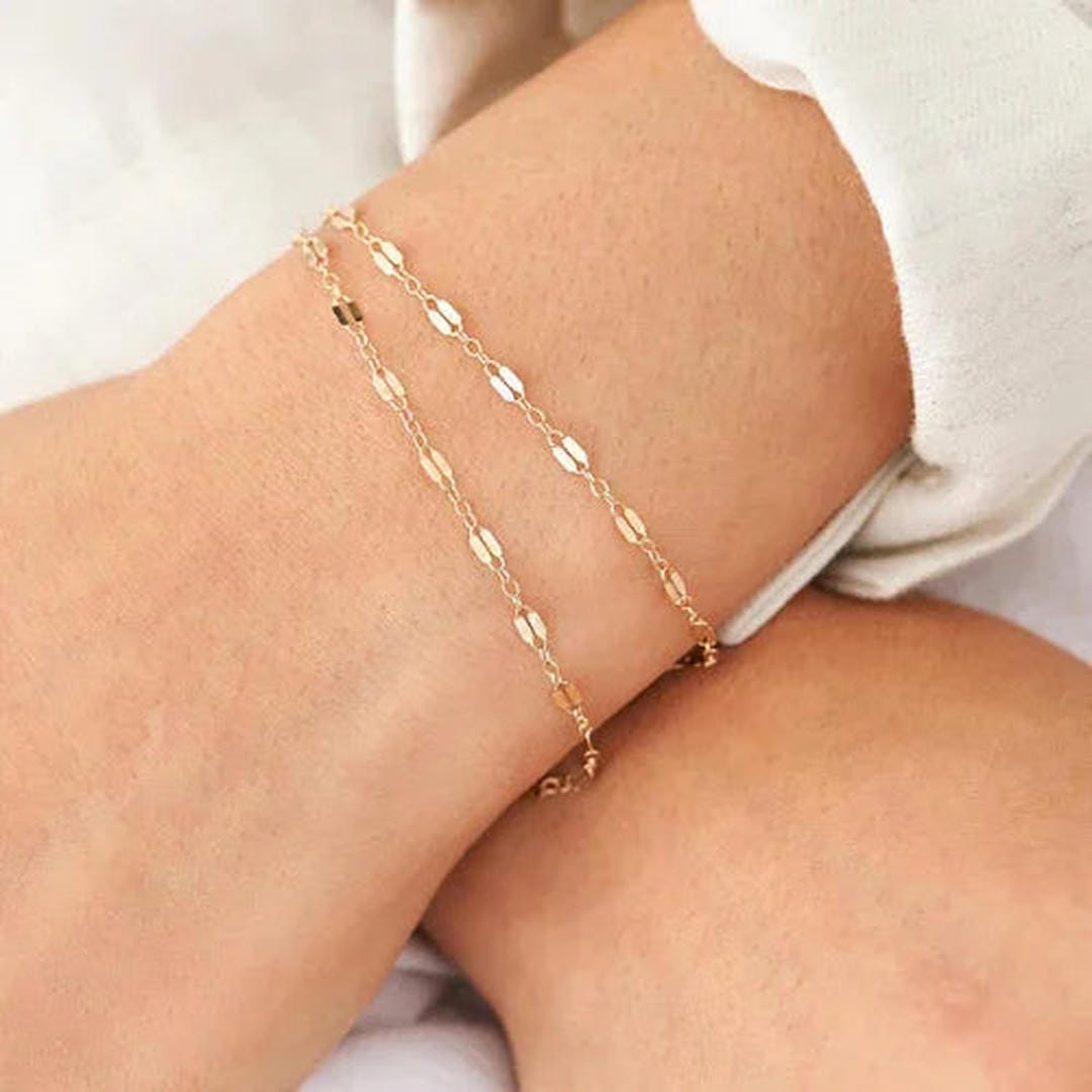 Pulsera elegante de doble capa con diseño de encaje – imagen 4
