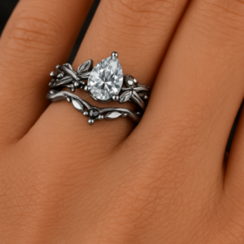 Anillo Grace de talla pera con enredadera