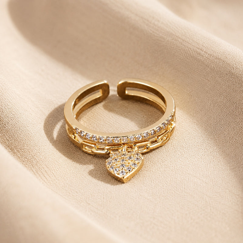 Anillo sofisticado de circonita con corazón