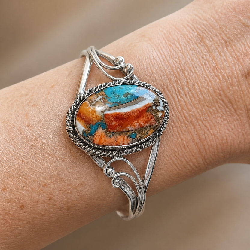 Brazalete vintage con piedra ovalada