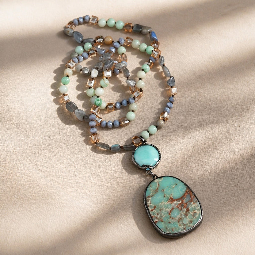Collar vintage con colgante de piedra natural terrosa