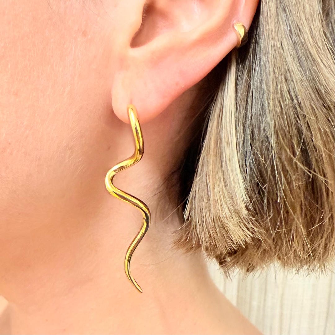Pendientes llamativos dorados con espiral de uso diario – imagen 2