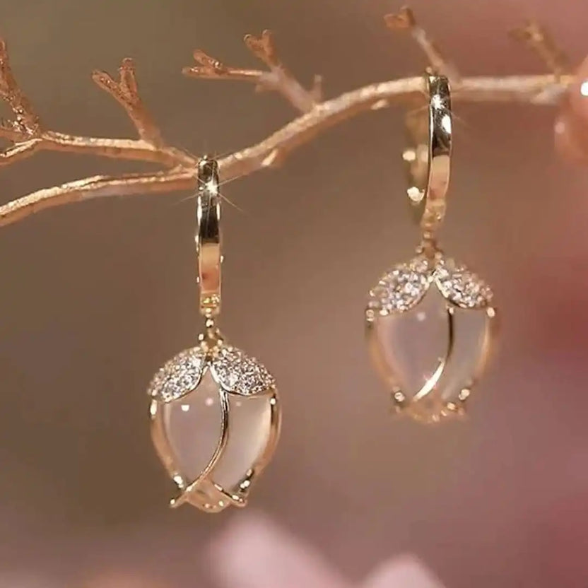 Pendientes vintage de circonita blanca con tulipán