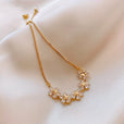 Pulsera de flor con circonita en oro blanco – imagen 2