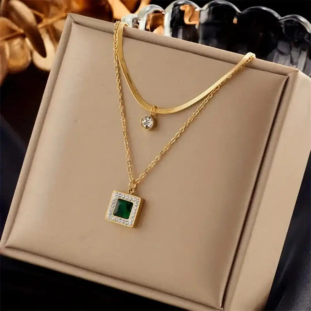 Collar doble de oro en capas con esmeralda – imagen 2