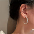 Pendientes de aro en C con circonita incrustada – imagen 2