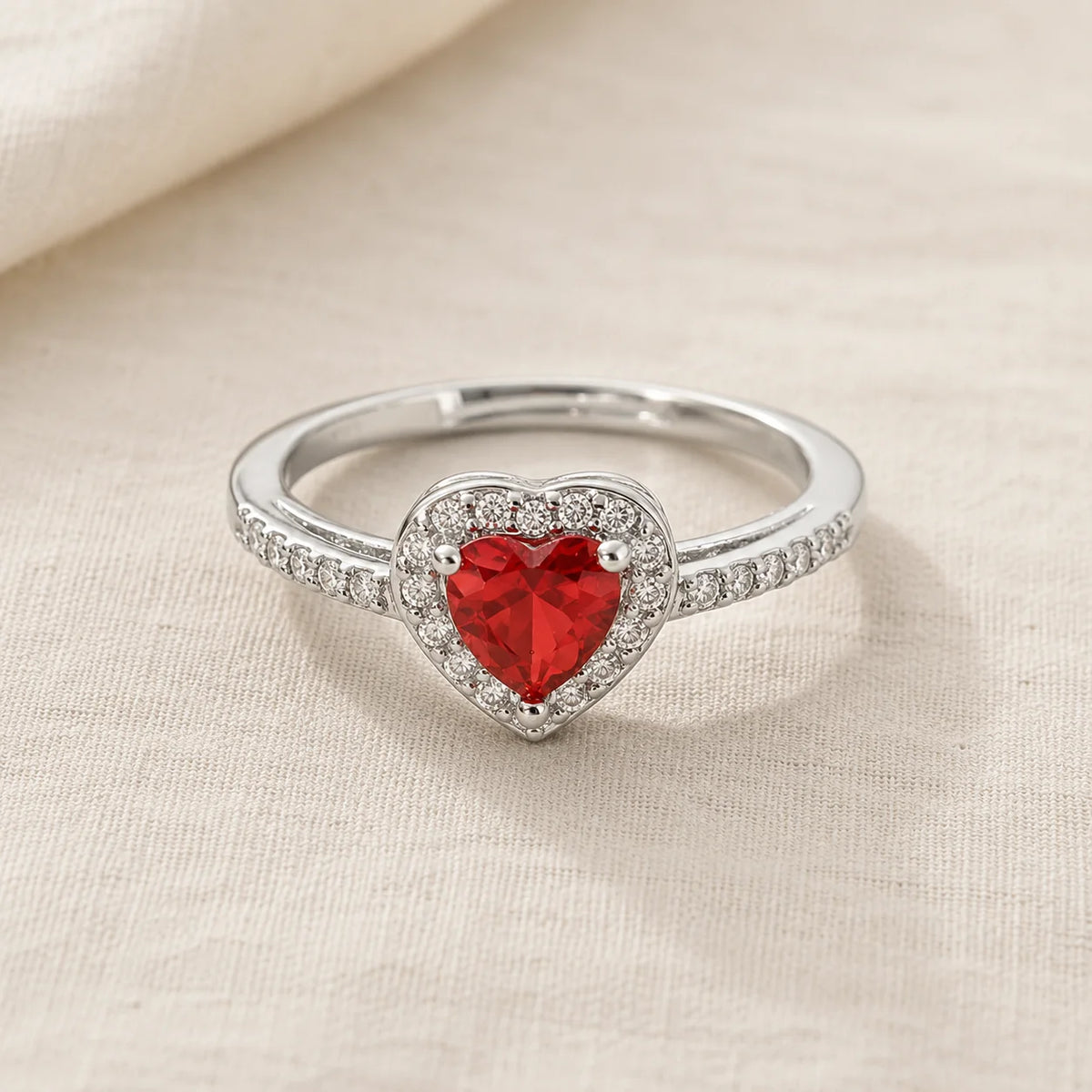 Anillo de cristal corazón carmesí con halo – imagen 2