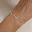 Pulsera de cadena contemporánea plateada – imagen 2