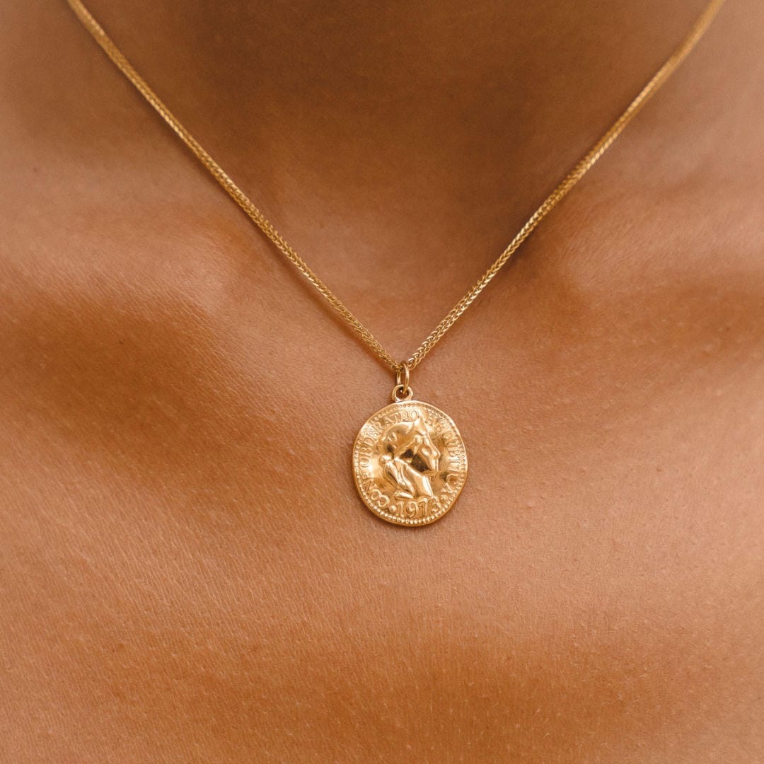 Collar elegante con moneda antigua – imagen 7