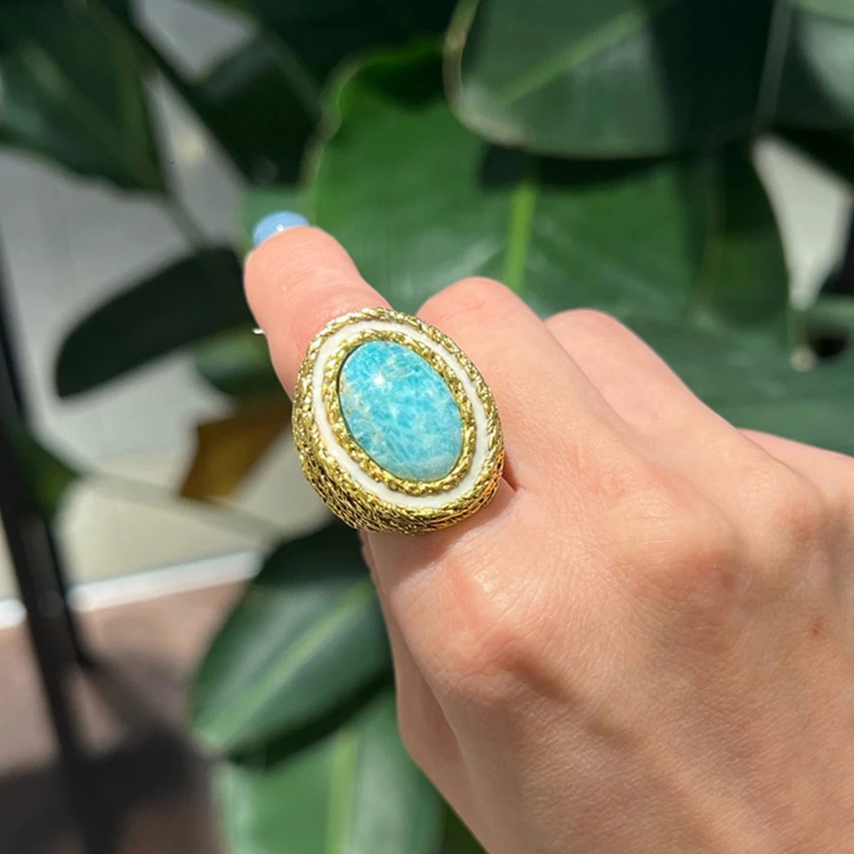 Anillo radiante Cresta del Agua — Carmen, Lucía & Rocío