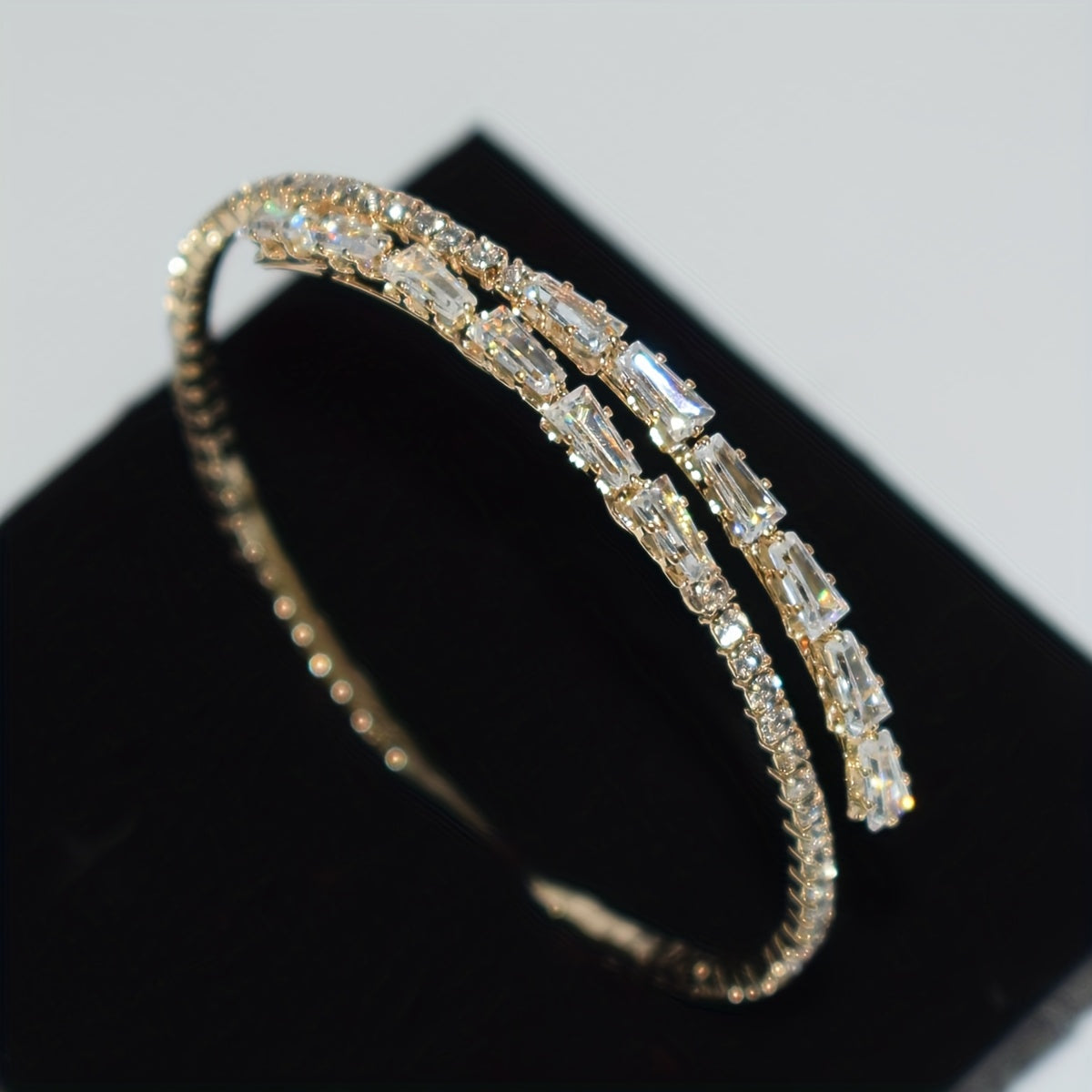 Pulsera clásica de oro blanco con circonita cúbica – imagen 2