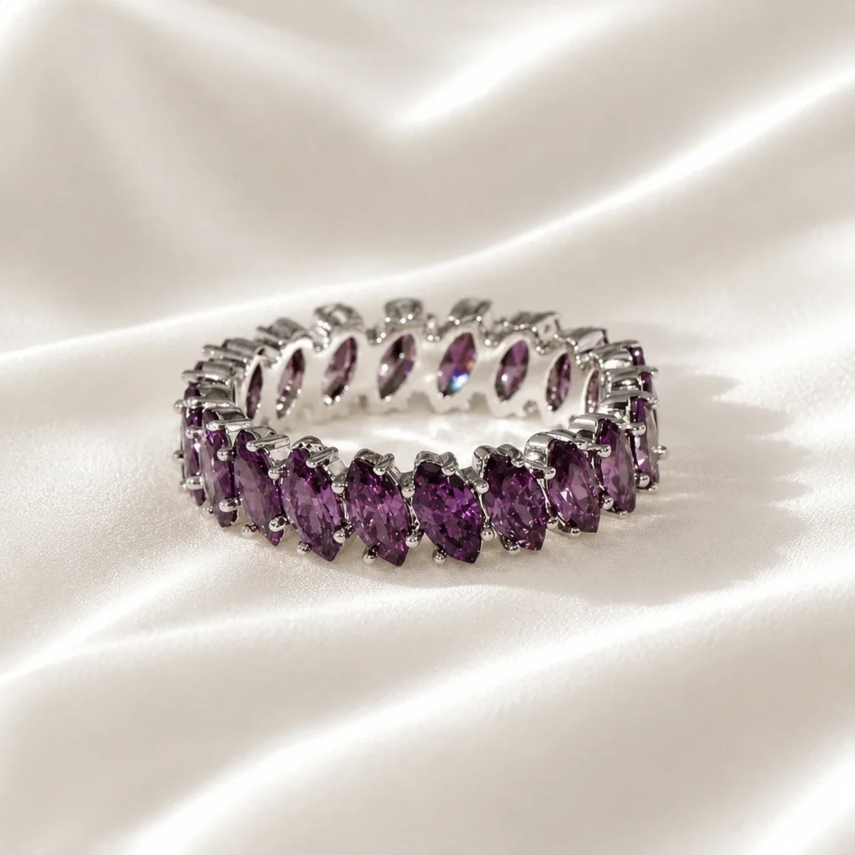 Anillo Eternidad de marquesa — Carmen, Lucía & Rocío