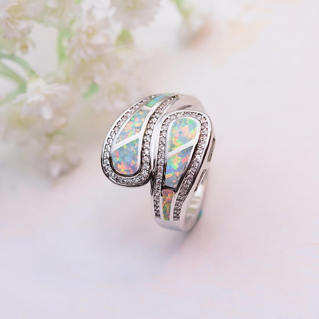 Anillo de ópalo incrustado con circonita – imagen 3