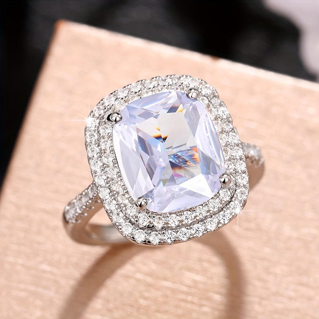 Anillo de cóctel llamativo con halo en talla cojín – imagen 2
