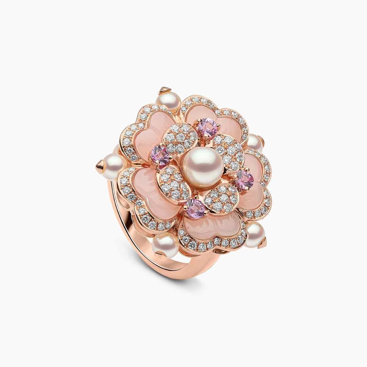 Anillo de perla con flor rosada