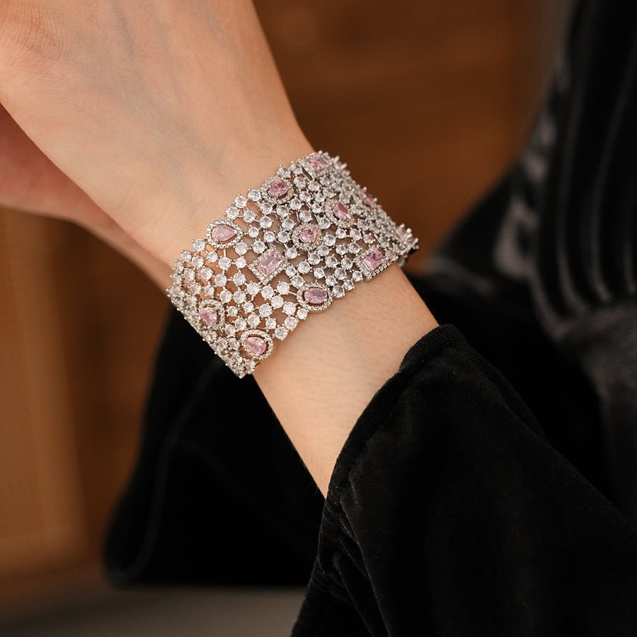 Pulsera rígida de celosía en rosa rubor – imagen 2