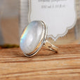 Anillo de plata con piedra lunar arcoíris – imagen 2