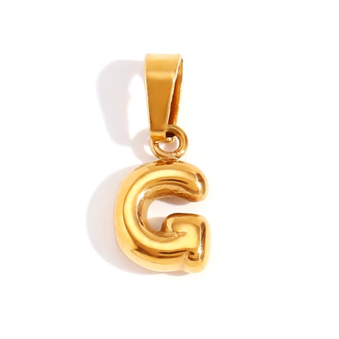 Collar de tendencia con colgante de letra en burbuja — Carmen, Lucía & Rocío