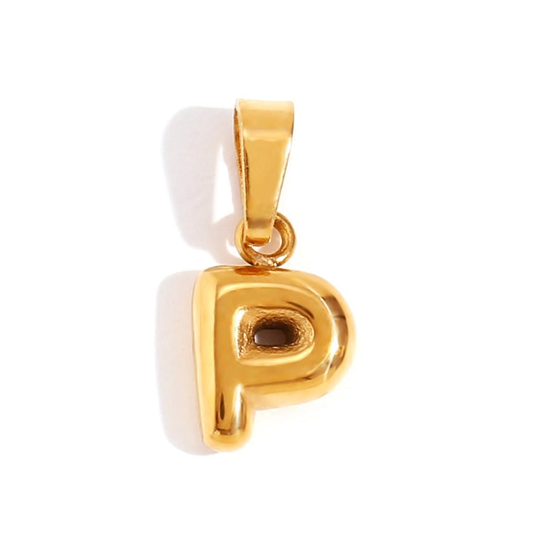 Collar de tendencia con colgante de letra en burbuja — Carmen, Lucía & Rocío