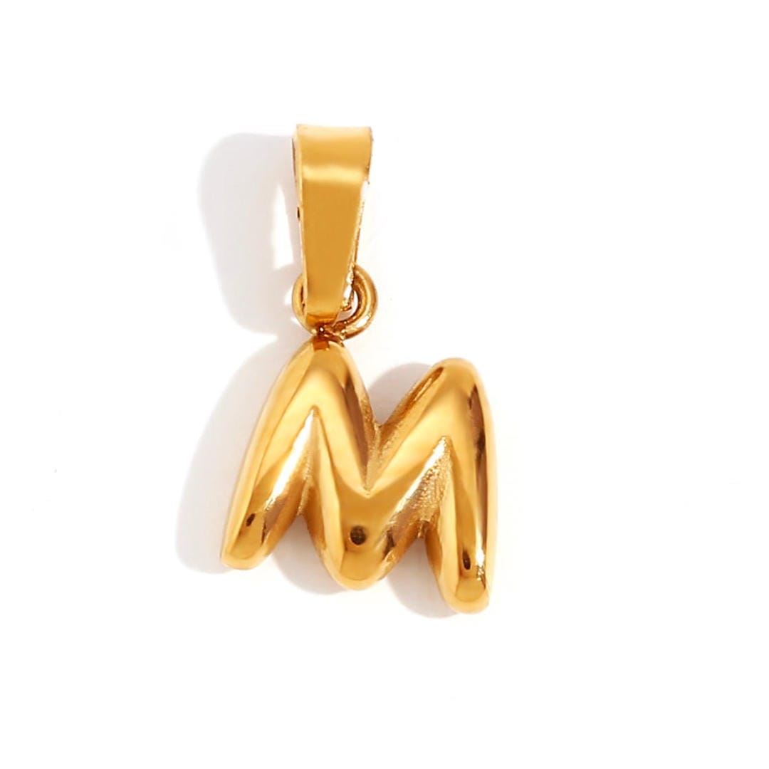 Collar de tendencia con colgante de letra en burbuja — Carmen, Lucía & Rocío