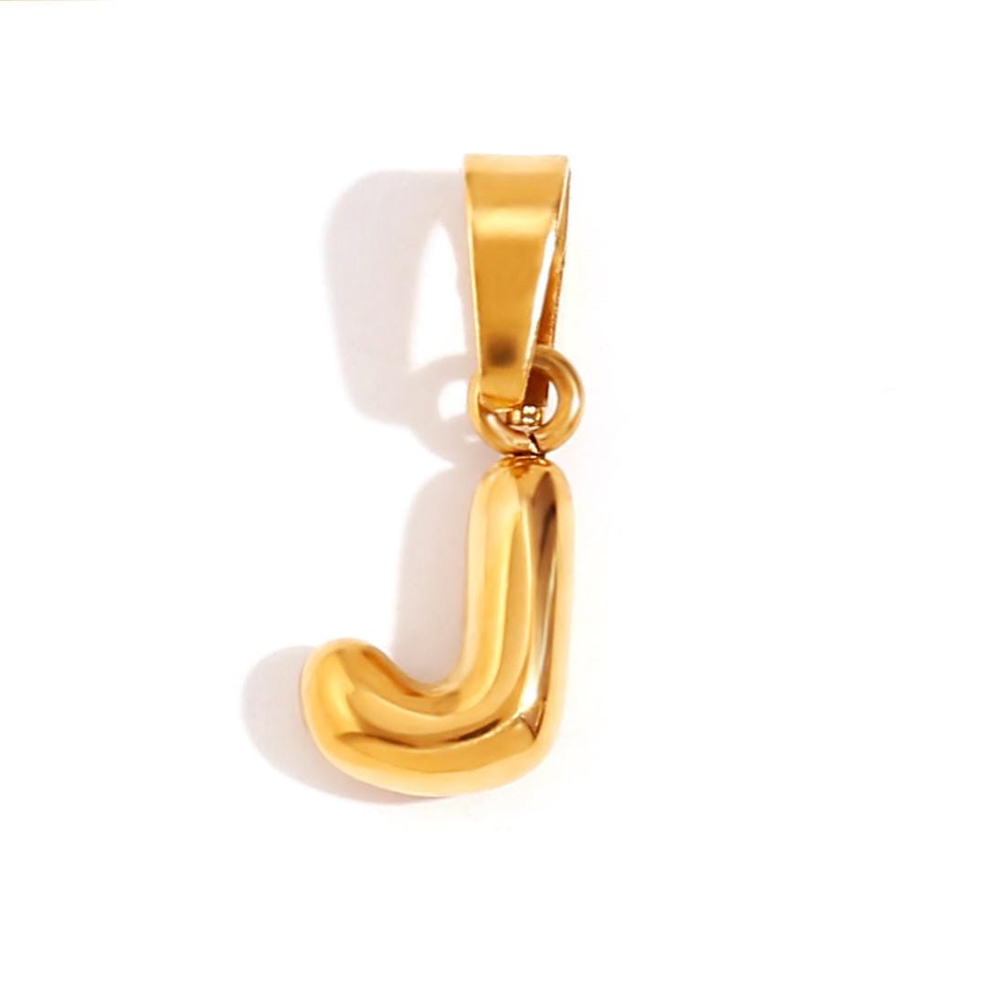 Collar de tendencia con colgante de letra en burbuja — Carmen, Lucía & Rocío