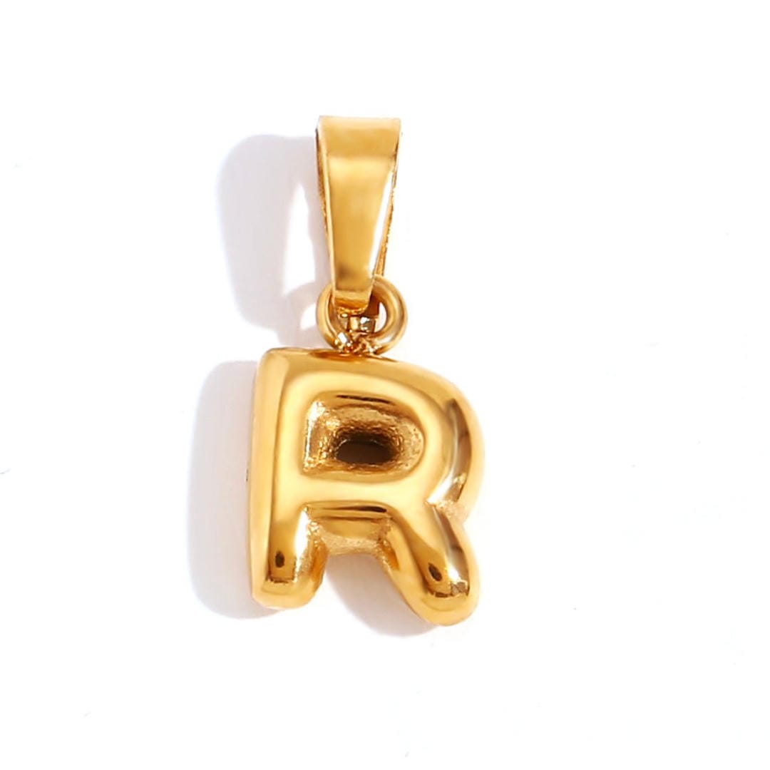 Collar de tendencia con colgante de letra en burbuja — Carmen, Lucía & Rocío
