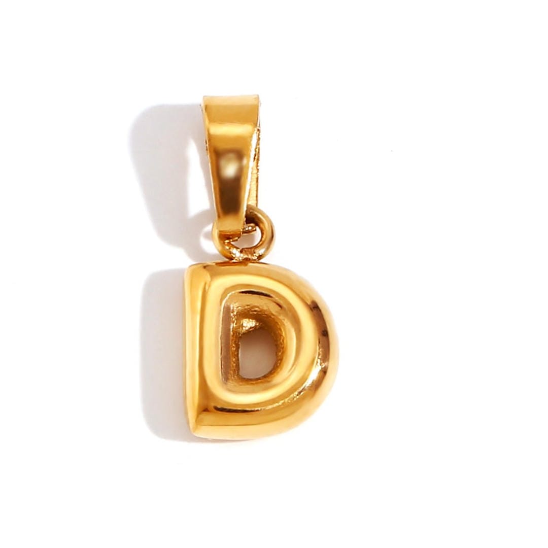 Collar de tendencia con colgante de letra en burbuja — Carmen, Lucía & Rocío