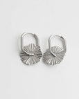 Pendientes aro festoneados en tono suave – imagen 5