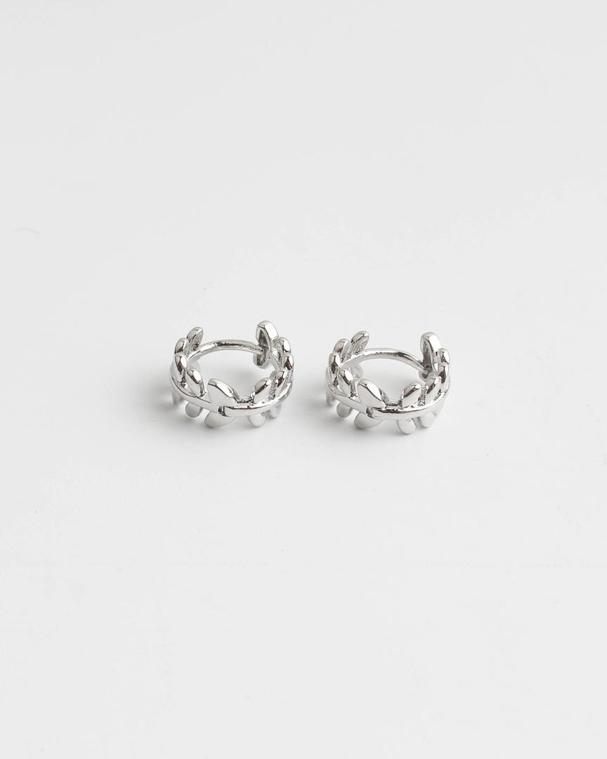 Pendientes de aro con detalle de hoja – imagen 2